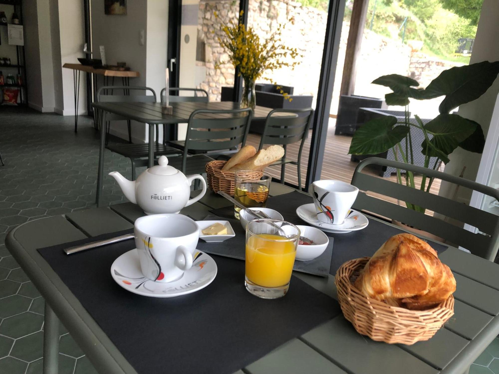 Camping Les Berges Du Doux Colombier-le-Vieux Экстерьер фото