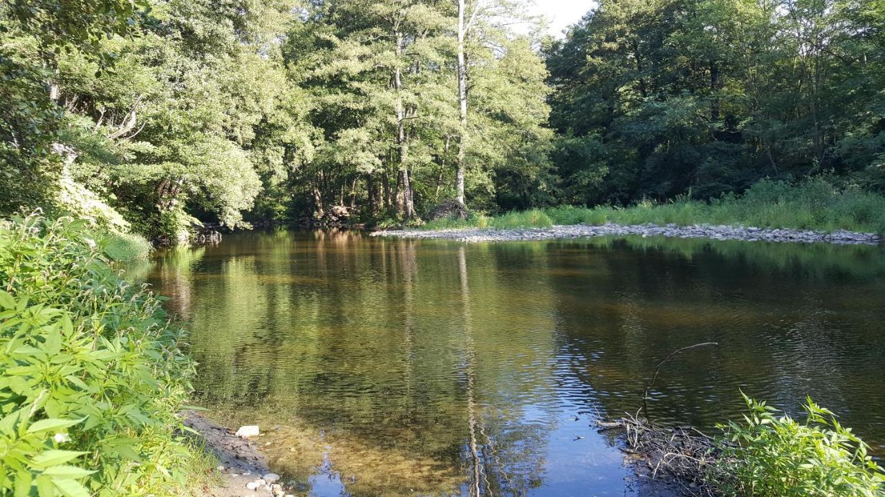 Camping Les Berges Du Doux Colombier-le-Vieux Экстерьер фото